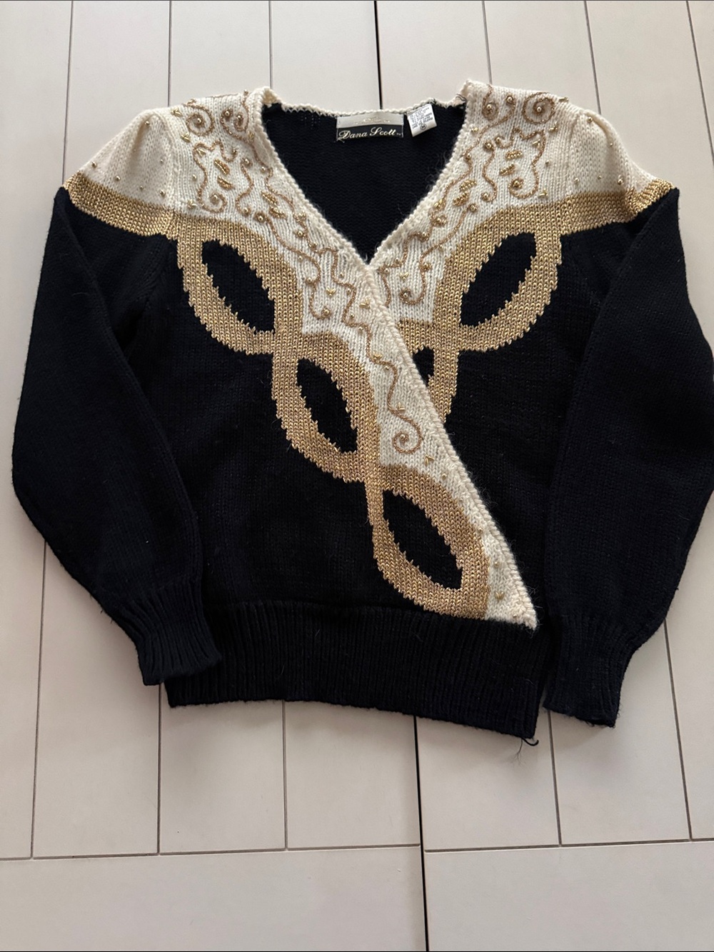 Vintage Dana Scott Black & Gold V‑Neck Knit Sweater 90’s Old Money